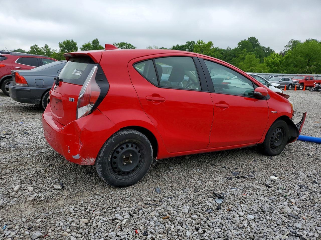 2016 Toyota Prius C Two - Image 3
