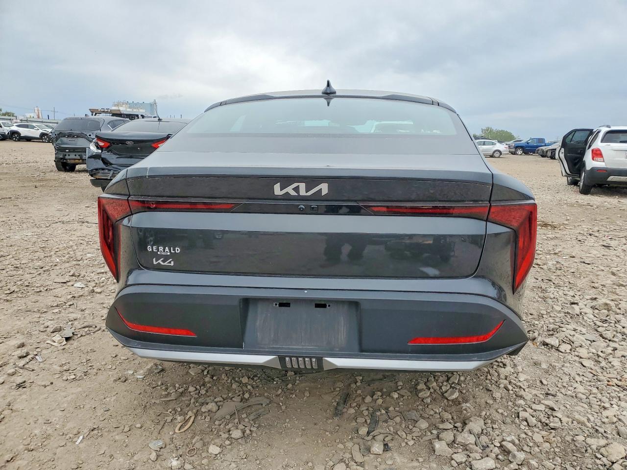 2025 Kia K4 Lx - Image 6