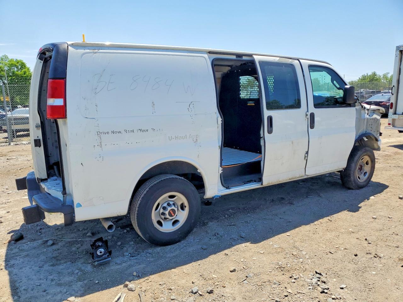 2023 GMC Savana G2500 - Фото 3