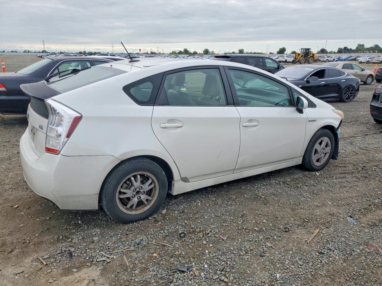 2010 Toyota Prius Iv - Фото 3
