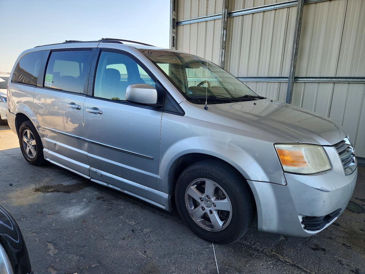 2010 Dodge Grand Caravan Sxt - Image 4