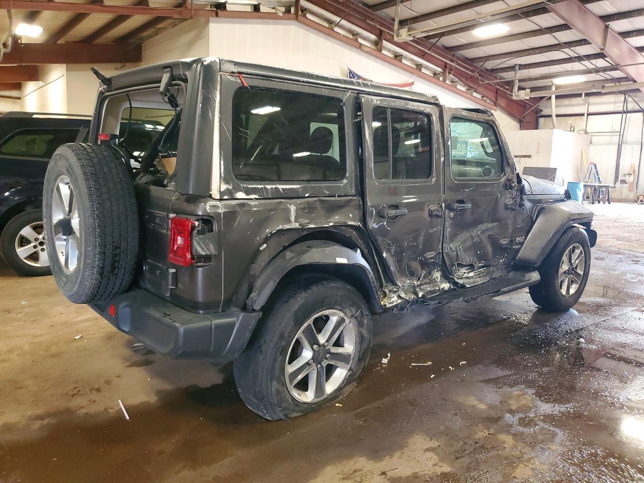 2018 Jeep Wrangler Unlimited Sahara - Фото 3