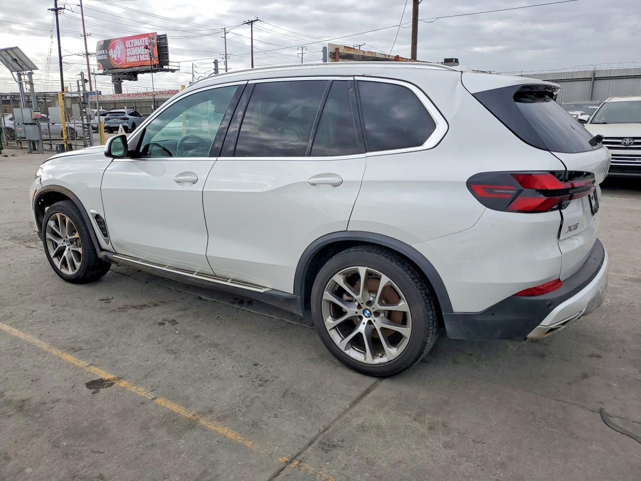 2025 BMW X5 xDrive40I - Фото 2