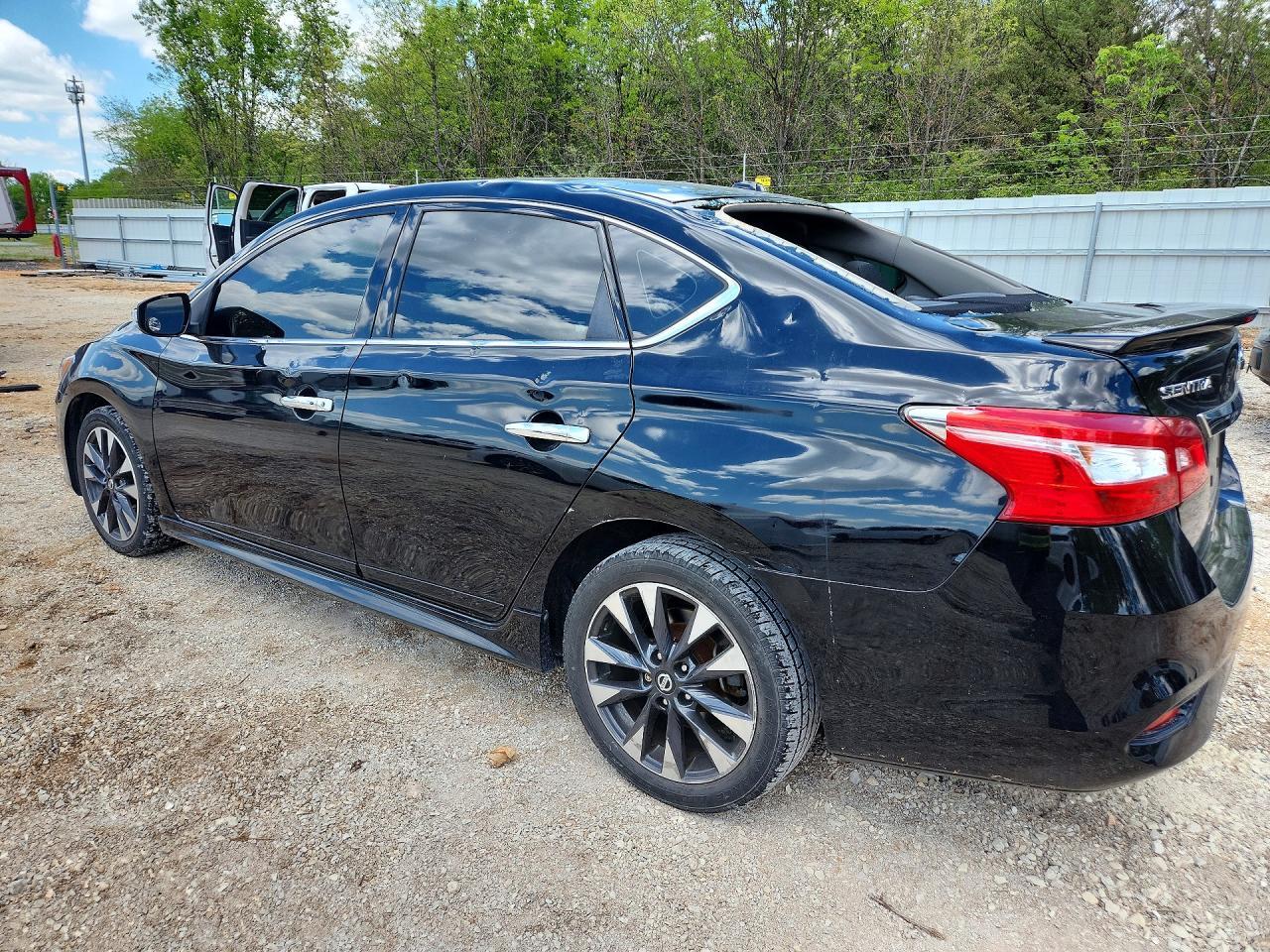 2017 Nissan Sentra Sr Turbo - Image 2