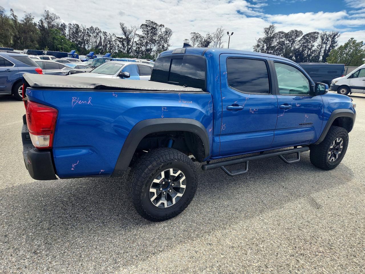 2017 Toyota Tacoma Trd Off-Road - Image 3