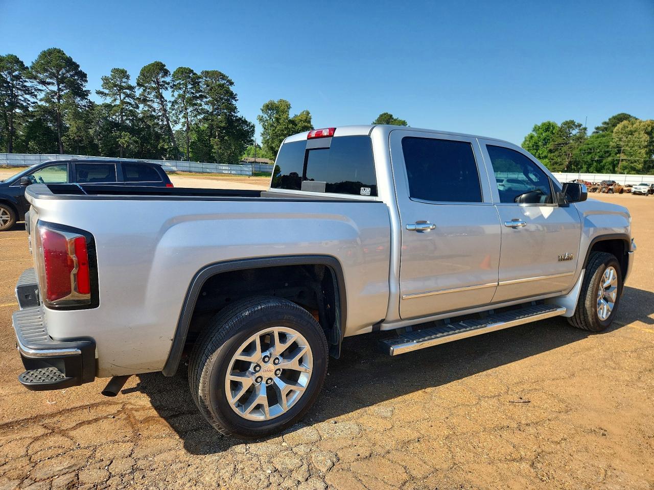2017 GMC Sierra C1500 Slt - Image 3