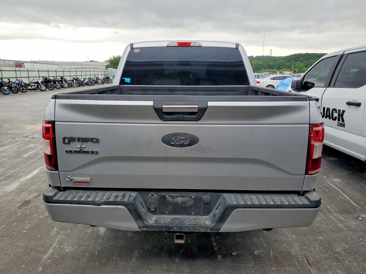 2016 Ford F150 Supercrew - Фото 6