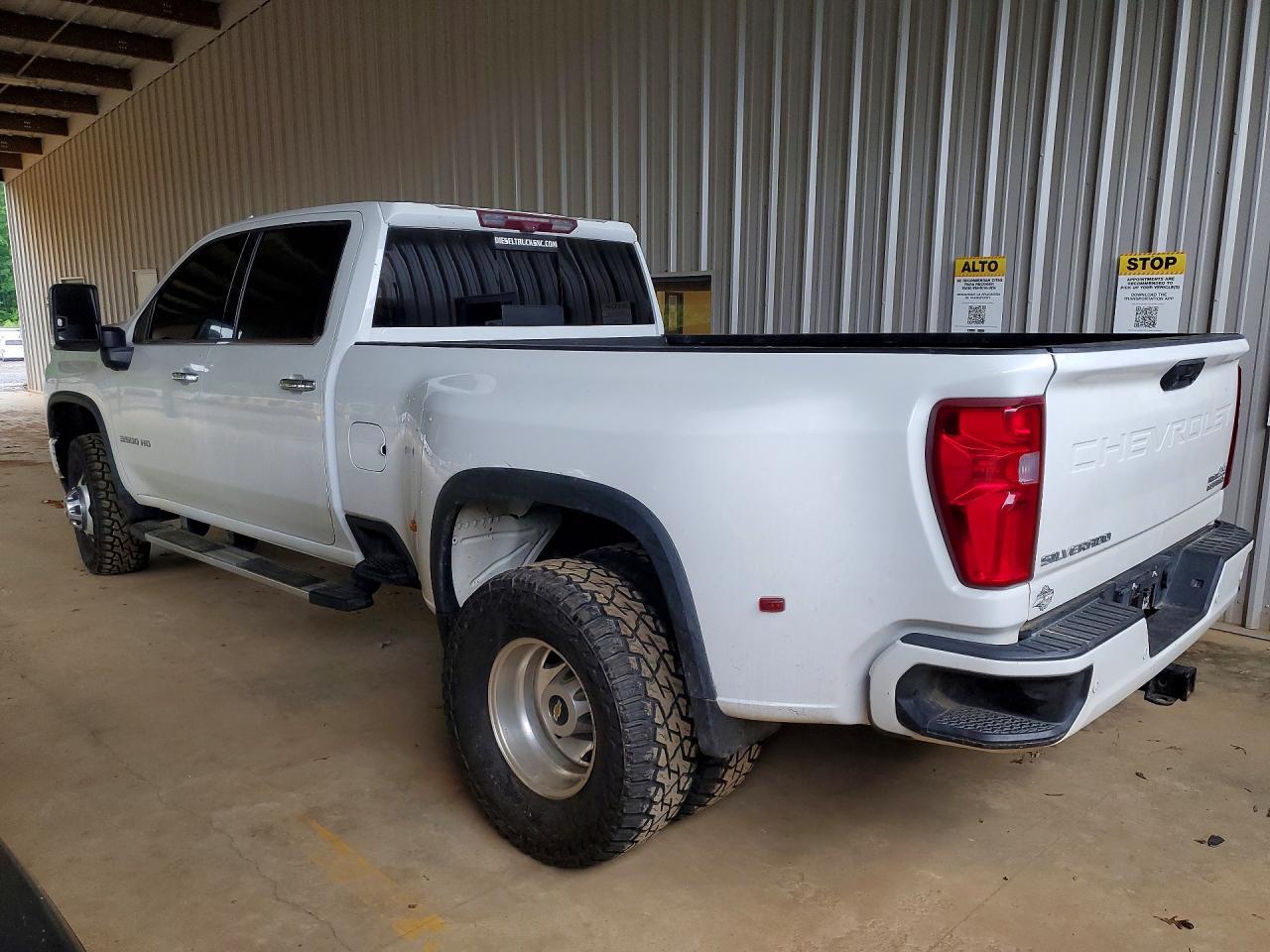 2021 Chevrolet Silverado K3500 High Country - Фото 2