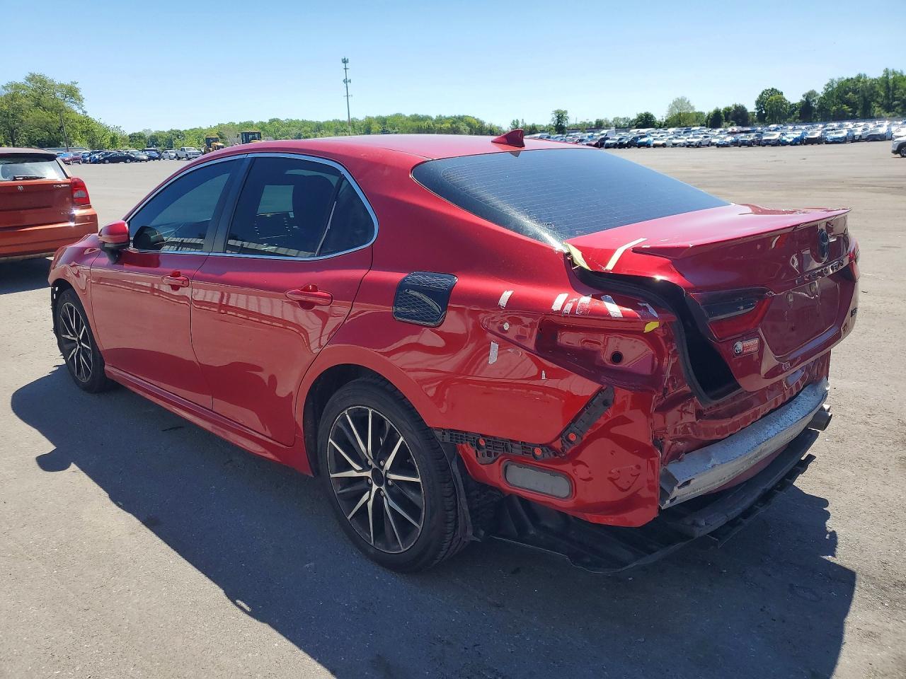 2021 Toyota Camry Se - Фото 2