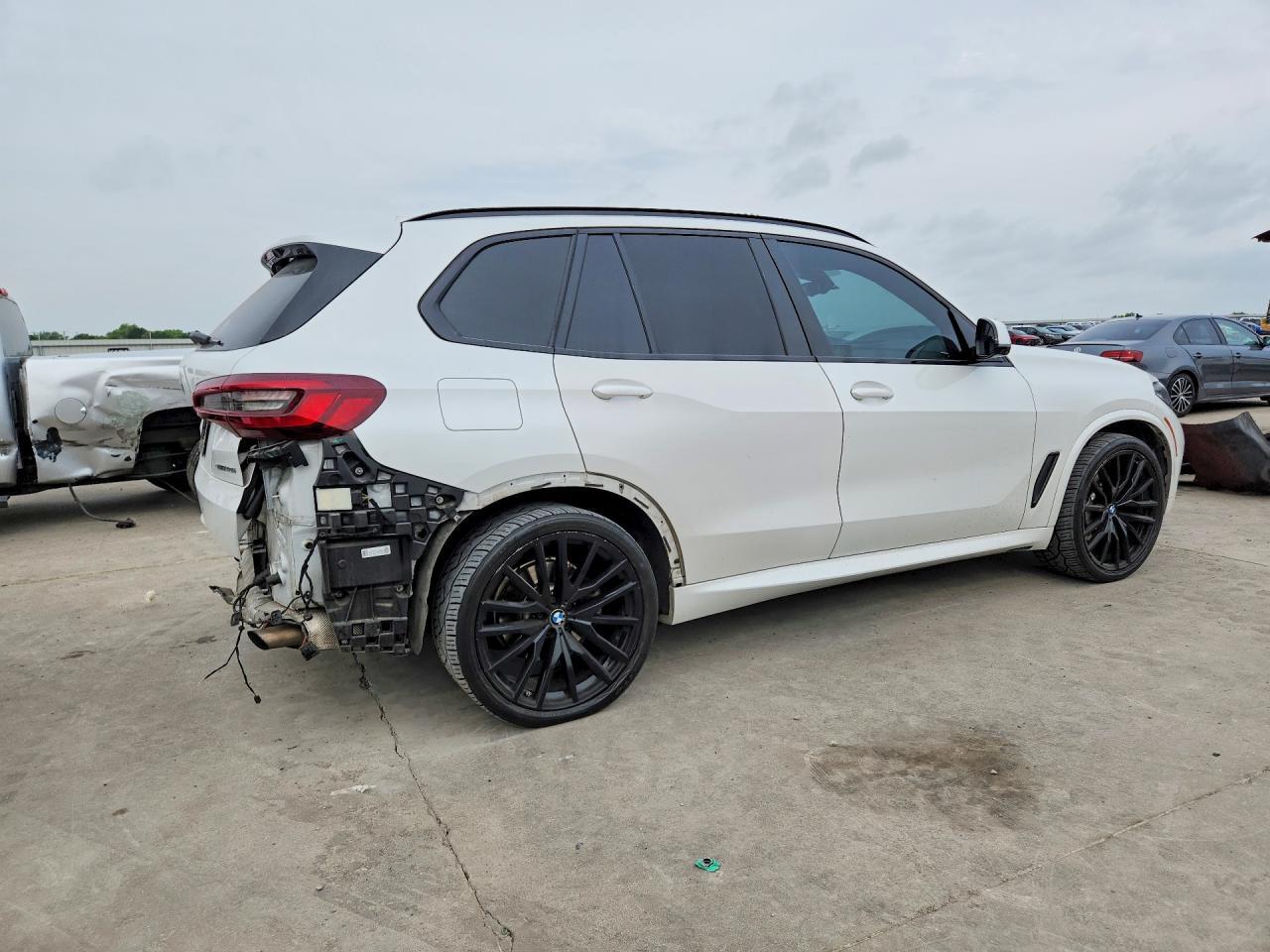 2021 BMW X5 Sdrive 40I - Фото 3