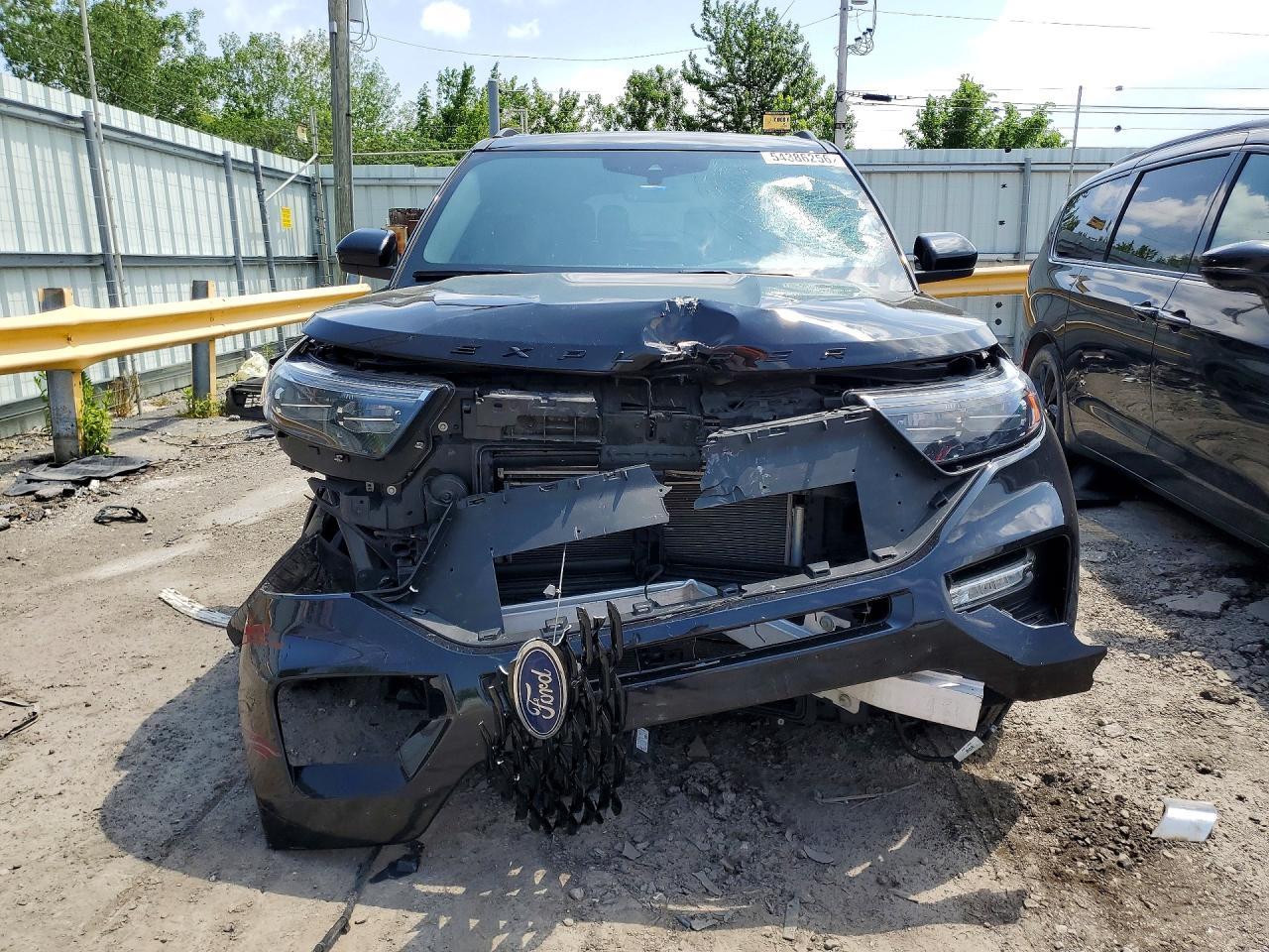 2022 Ford Explorer St-Line - Фото 5