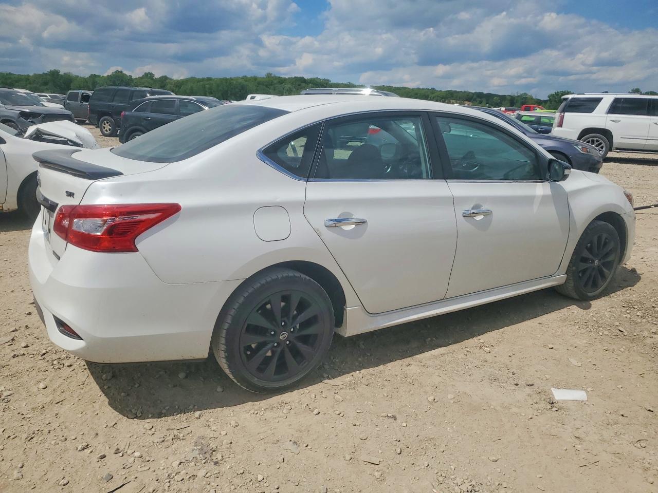 2018 Nissan Sentra Sr - Фото 3