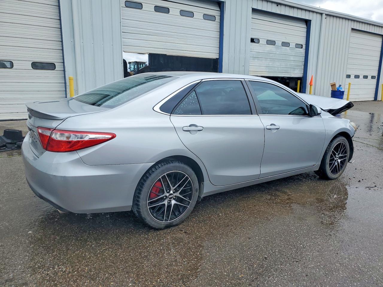 2015 Toyota Camry Se - Фото 3