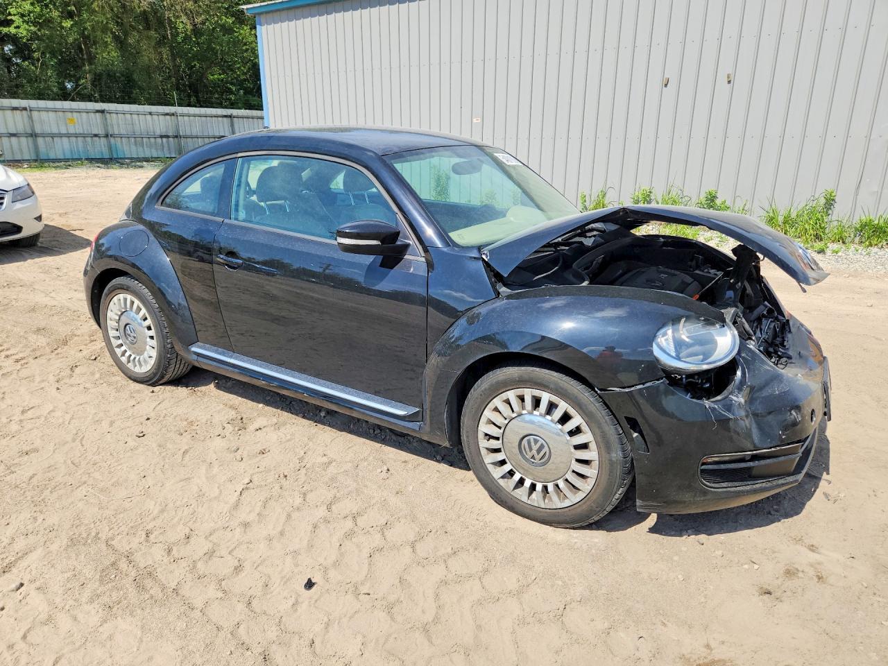 2014 Volkswagen Beetle - Image 4