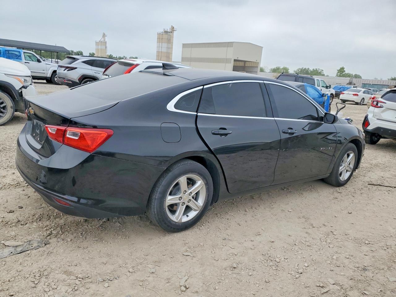 2023 Chevrolet Malibu Ls - Фото 3
