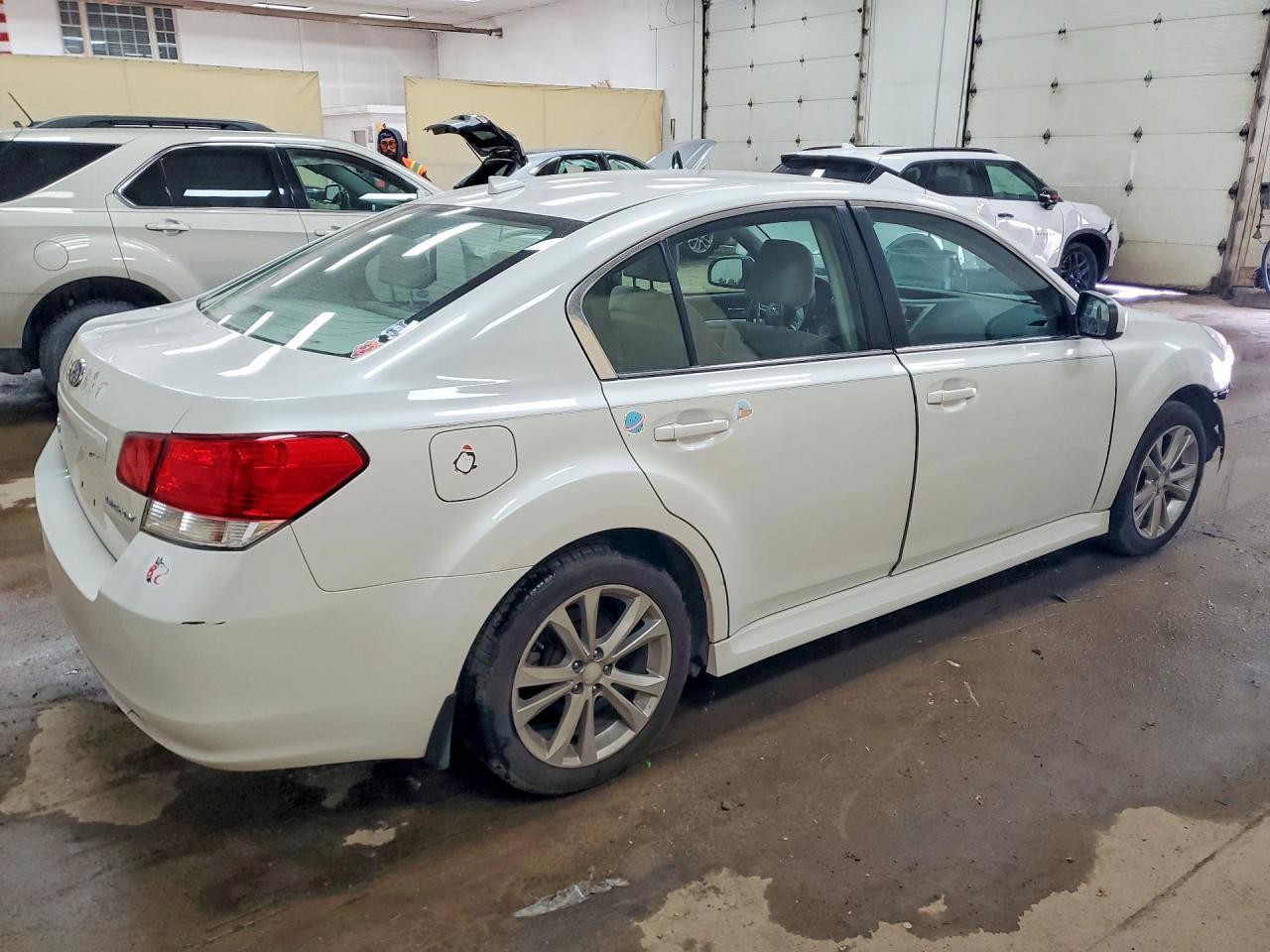 2014 Subaru Legacy 2.5I Premium - Фото 3