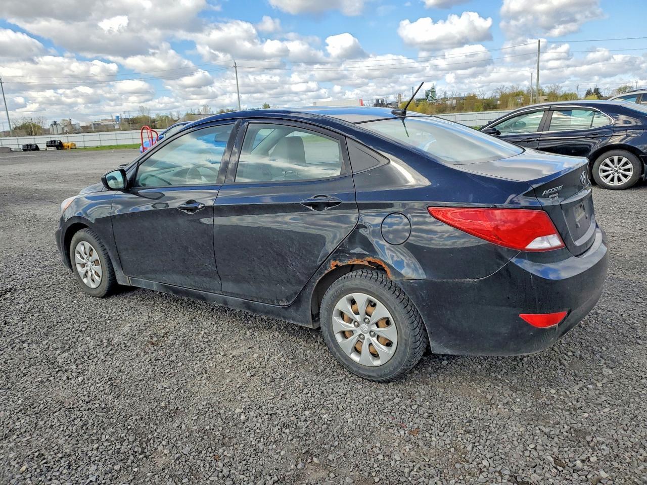 2016 Hyundai Accent Se - Image 2