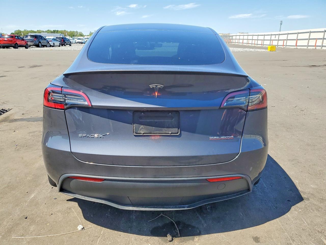 2023 Tesla Model Y - Фото 6
