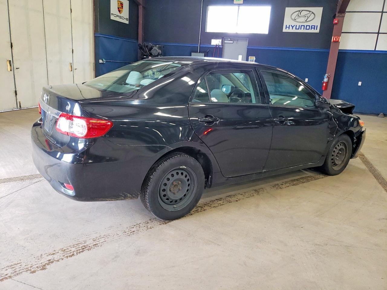 2011 Toyota Corolla Le - Image 3