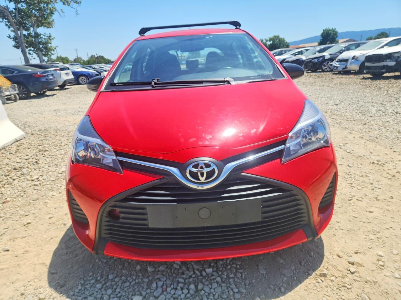 2015 Toyota Yaris 5-Door L - Фото 5