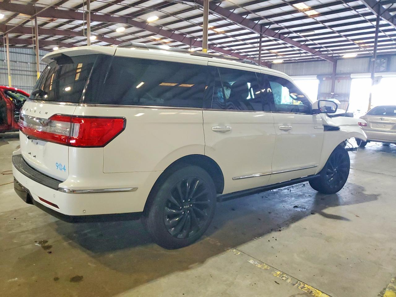2021 Lincoln Navigator Reserve - Фото 3