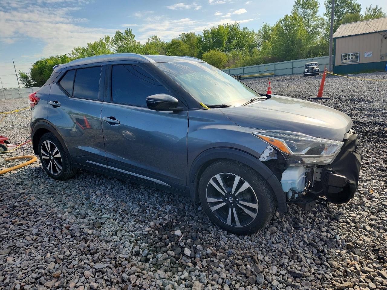 2020 Nissan Kicks Sr - Image 4