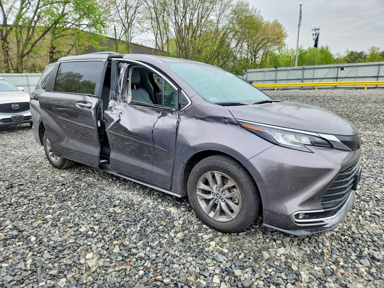 2023 Toyota Sienna Xle - Фото 4