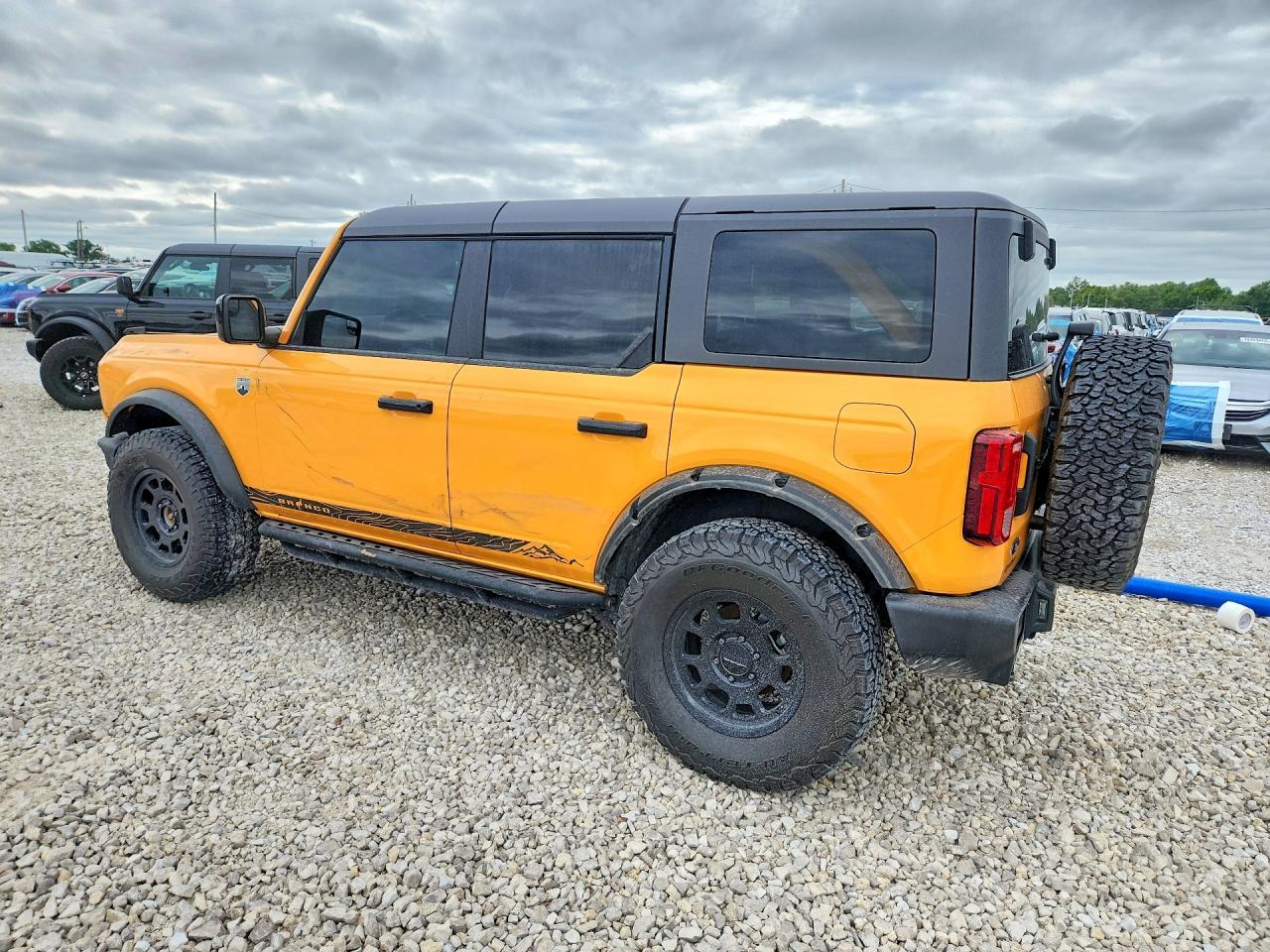 2022 Ford Bronco - Фото 2