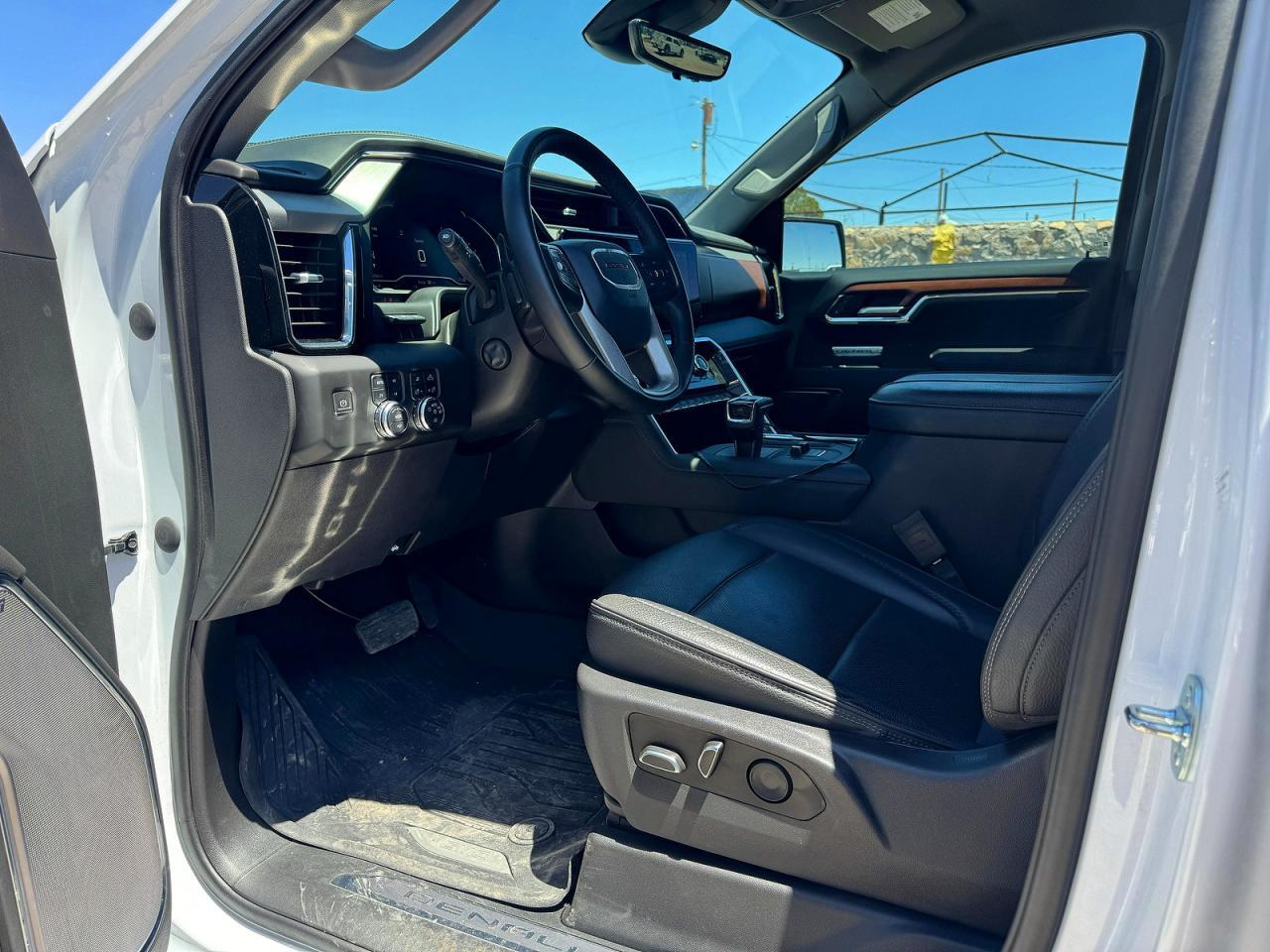 2023 GMC Sierra K1500 Denali - Image 5