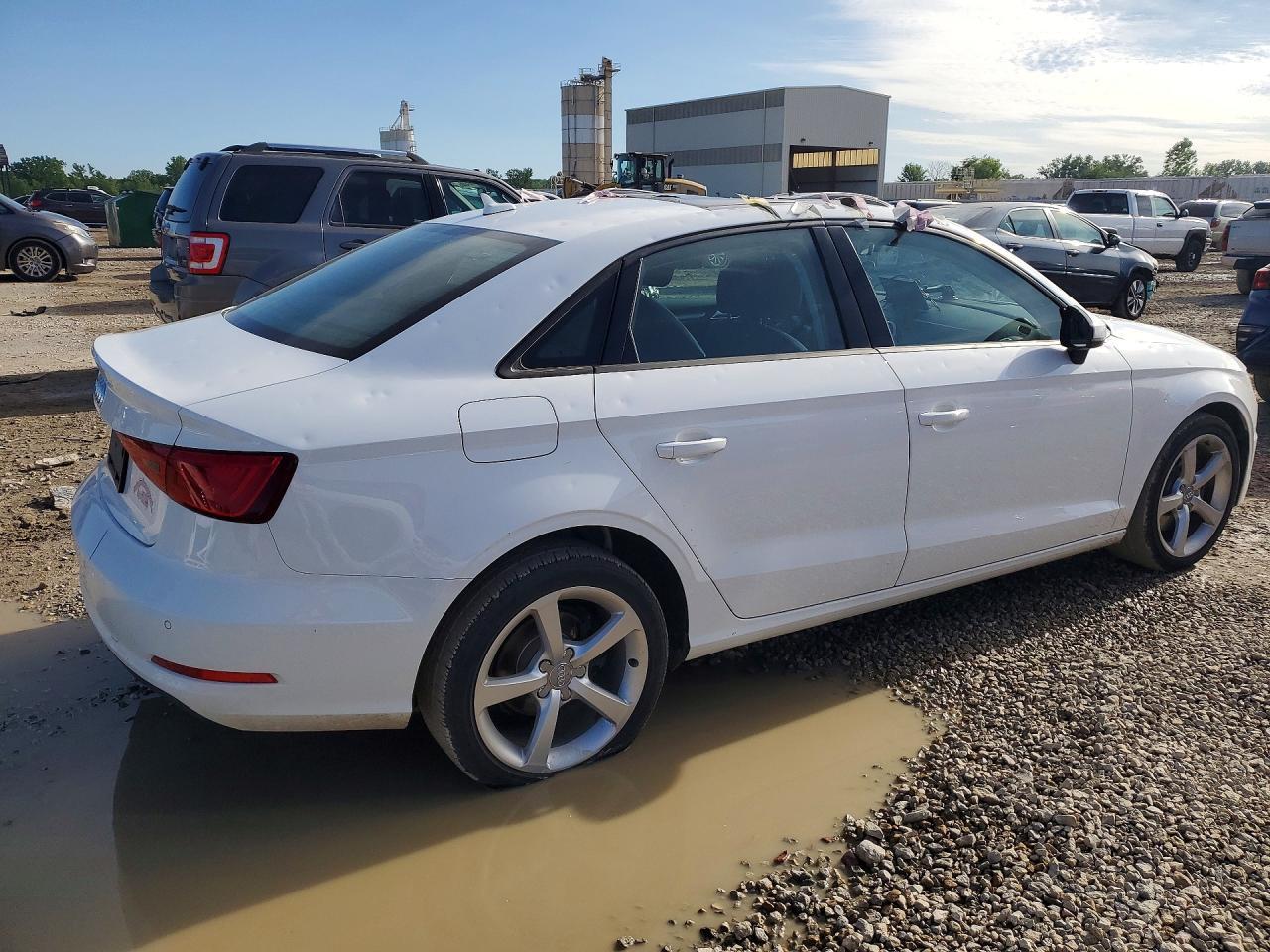 2016 Audi A3 Premium - Фото 3
