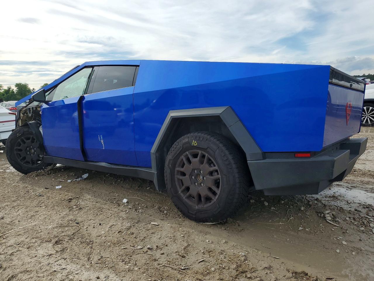 2024 Tesla Cybertruck - Фото 2