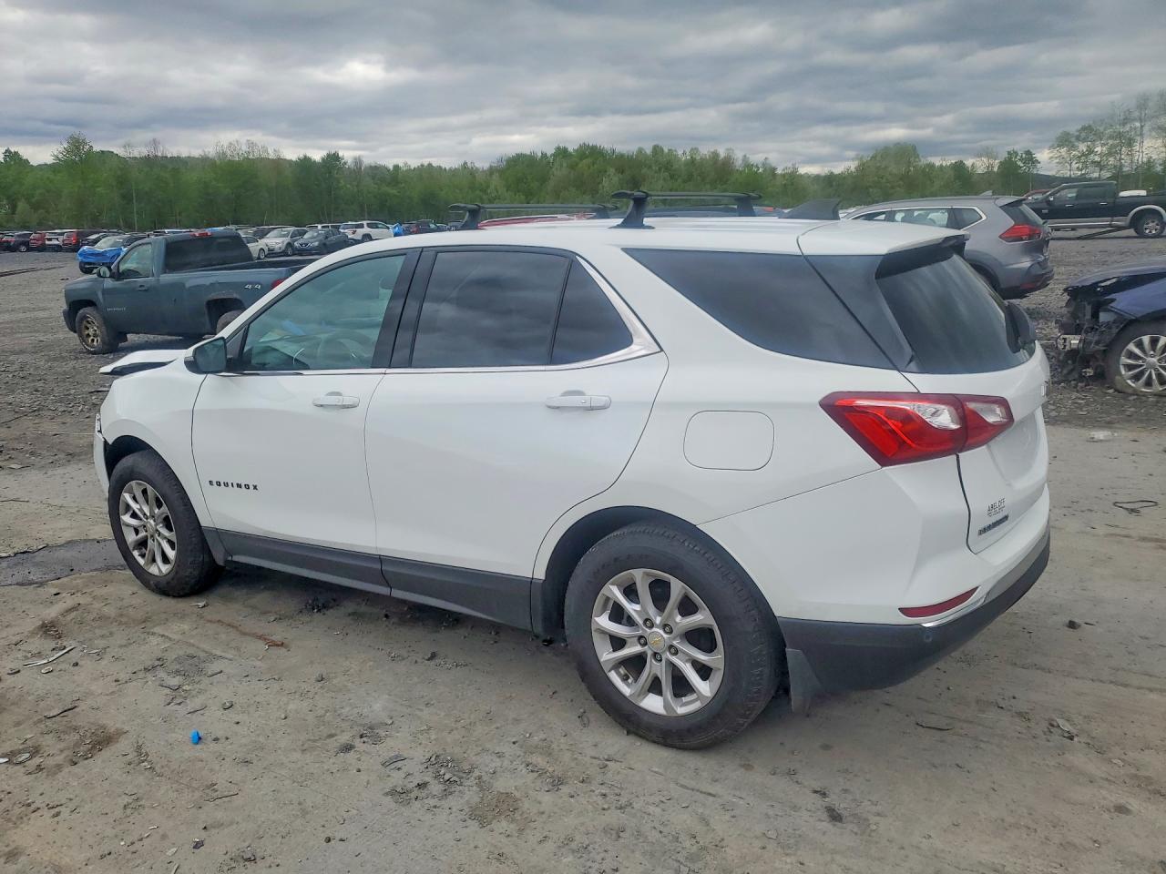 2018 Chevrolet Equinox Lt - Image 2