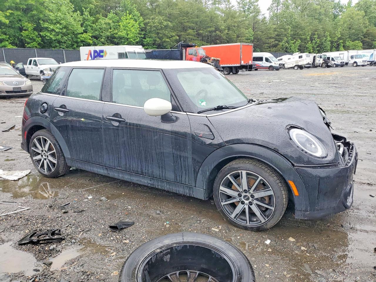 2022 Mini Cooper S - Image 4