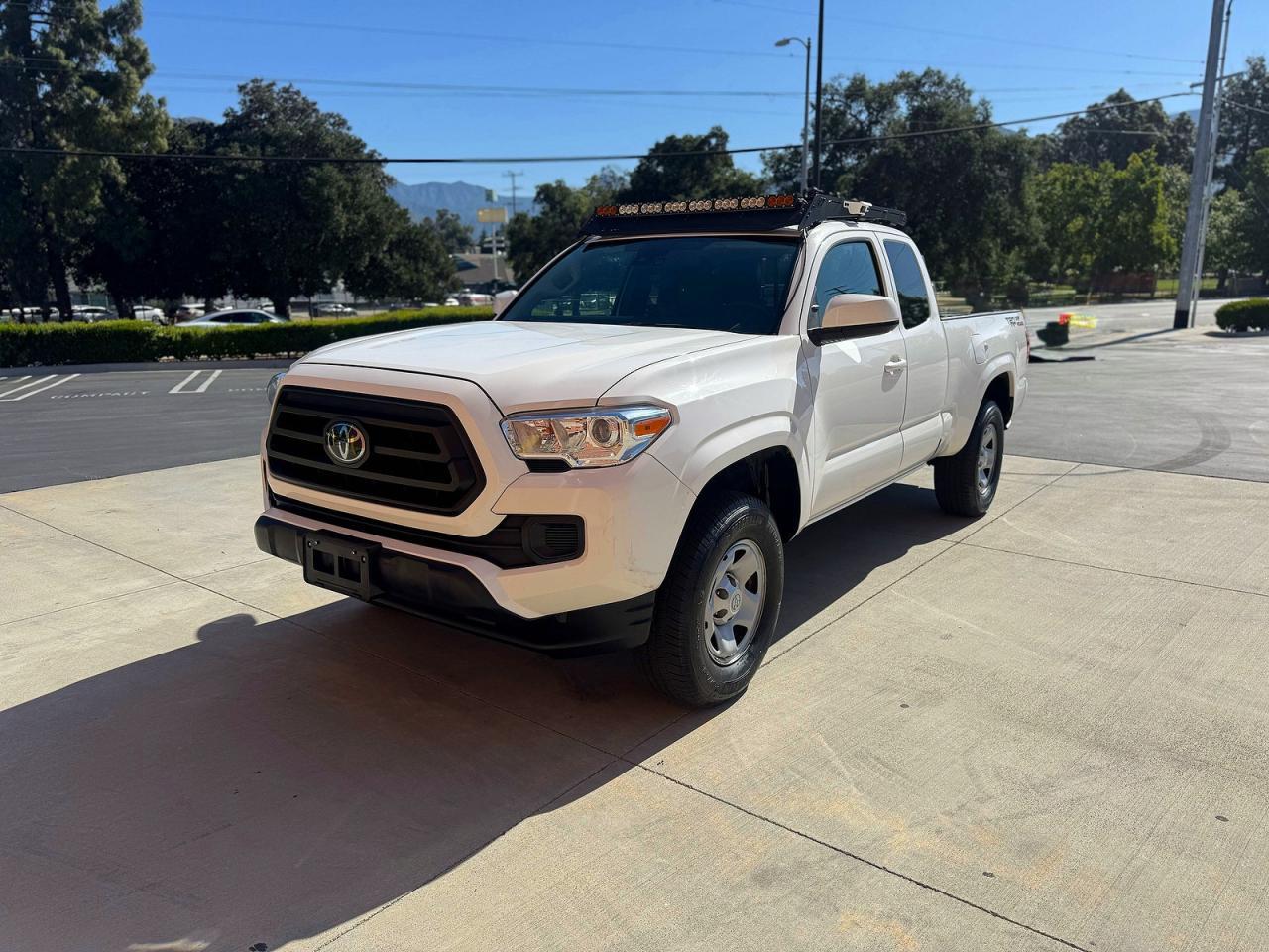 2023 Toyota Tacoma Sr V6 - Image 2
