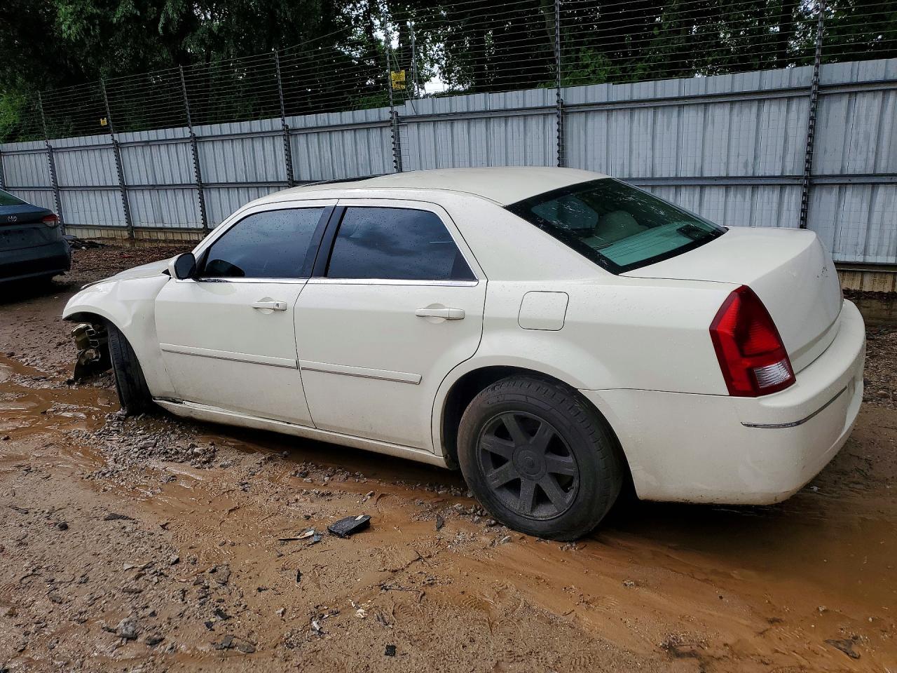 2005 Chrysler 300 Touring - Фото 2