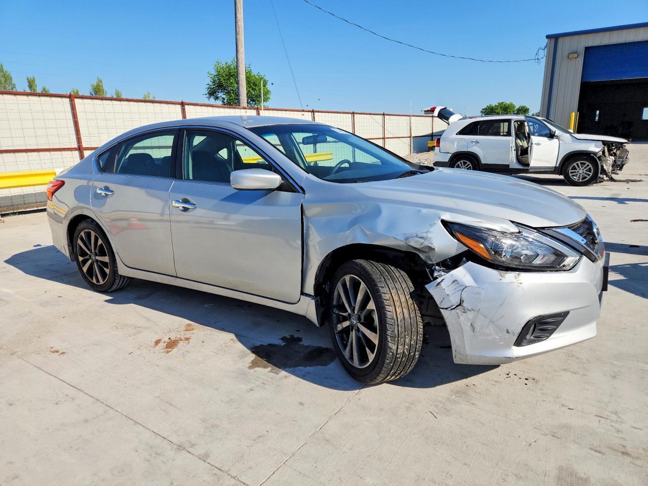2017 Nissan Altima 2.5 Sr - Фото 4