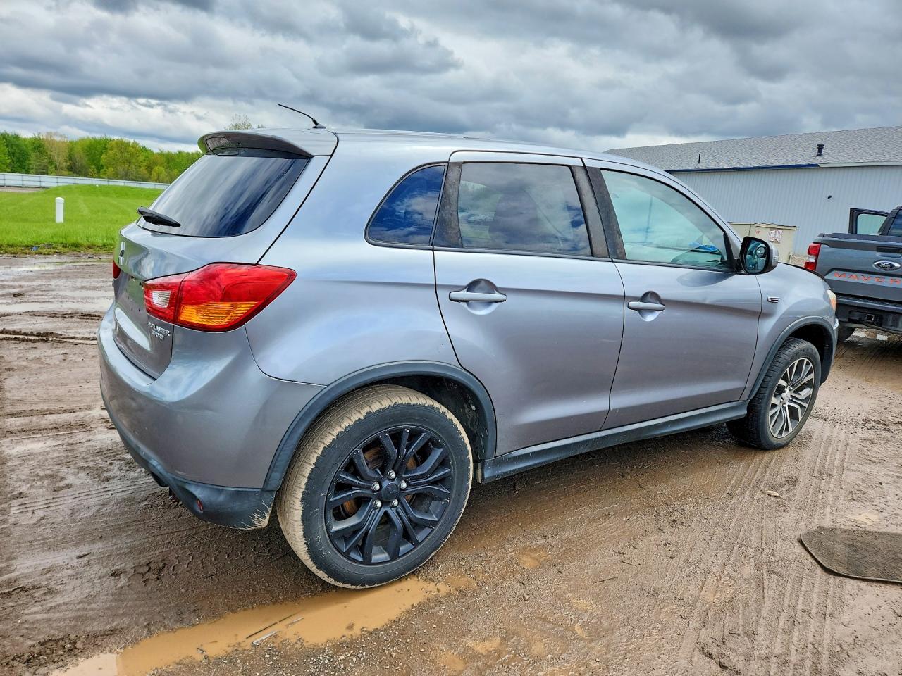 2016 Mitsubishi Outlander Sport Es - Image 3