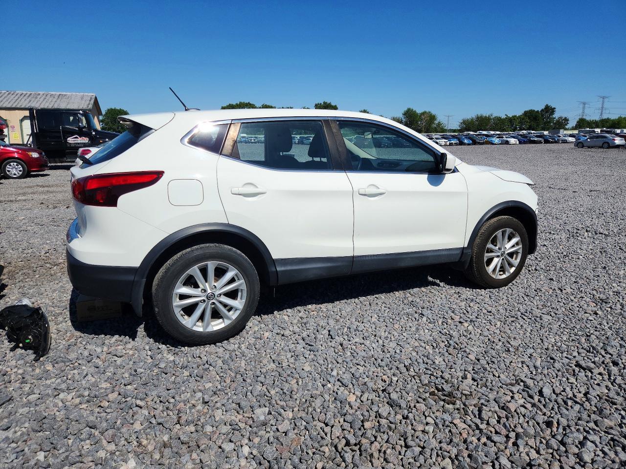 2019 Nissan Rogue Sport S - Image 3