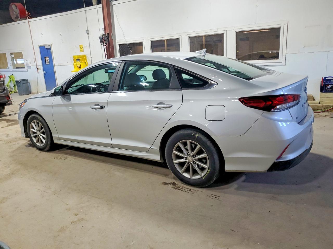 2019 Hyundai Sonata Se - Фото 2