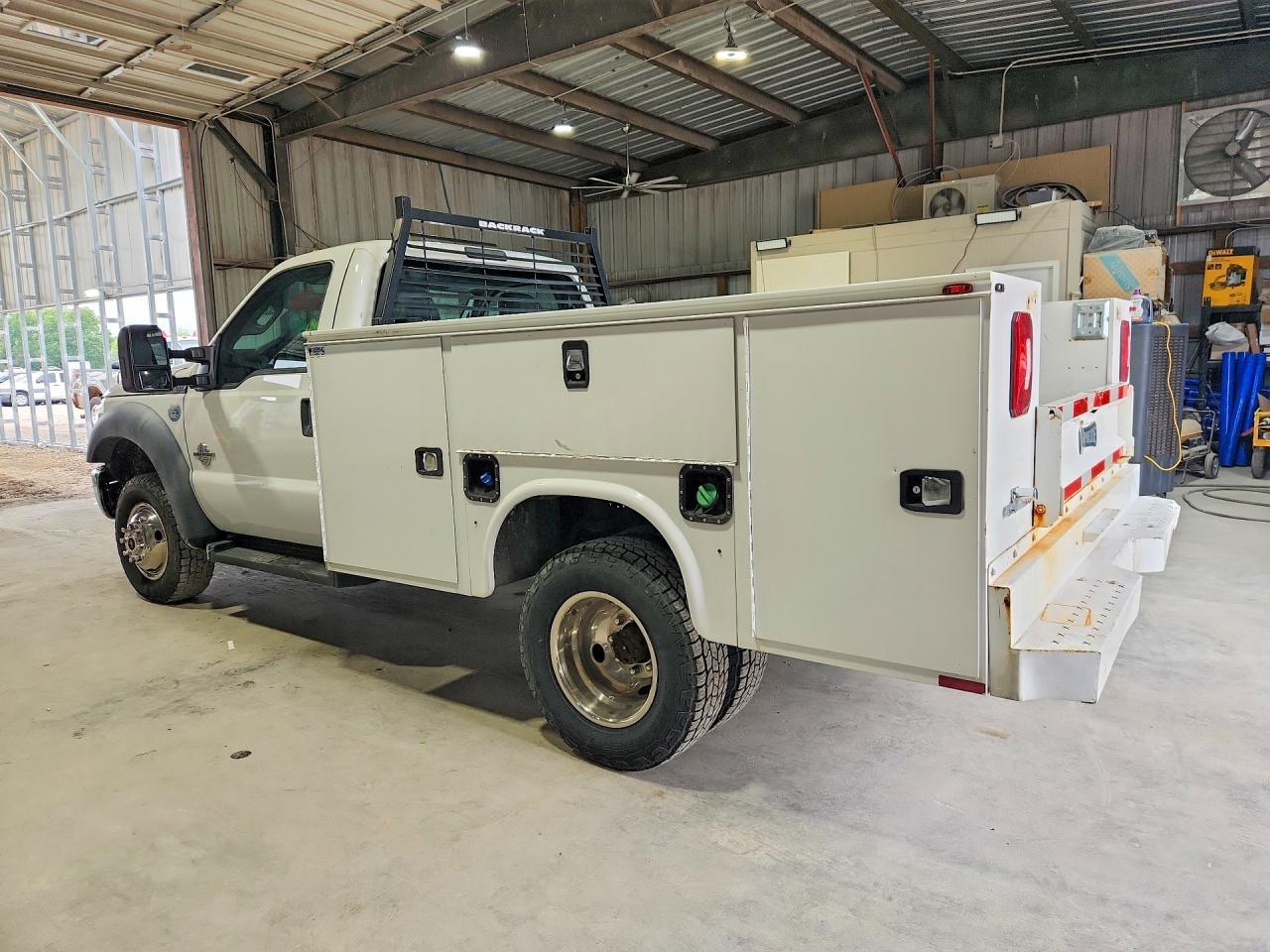 2015 Ford F350 Super - Фото 2
