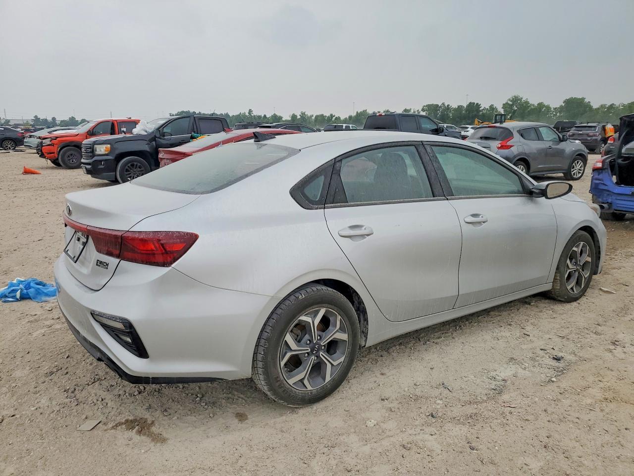 2019 Kia Forte Lxs - Фото 3