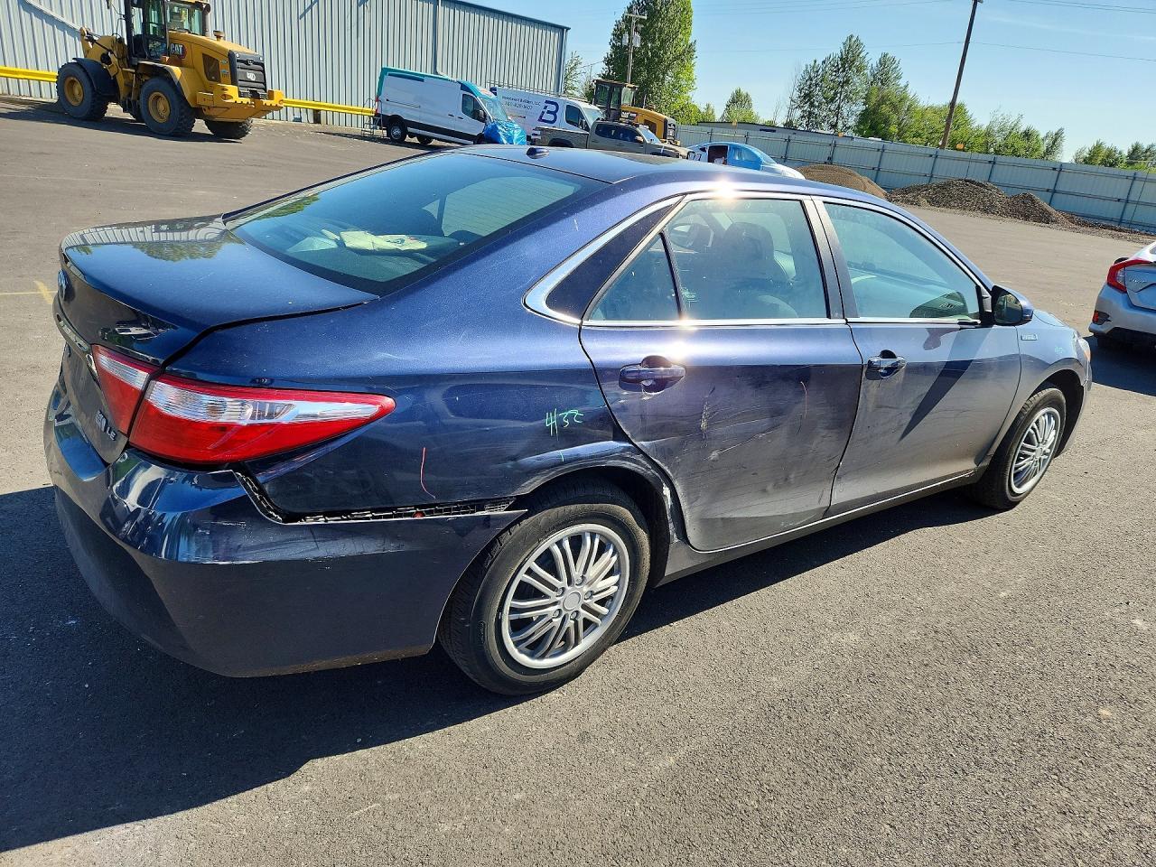 2016 Toyota Camry Hybrid Le - Фото 3
