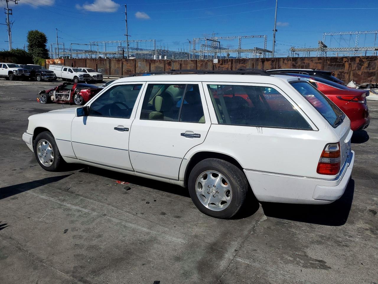1995 Mercedes-Benz E 320 - Фото 2