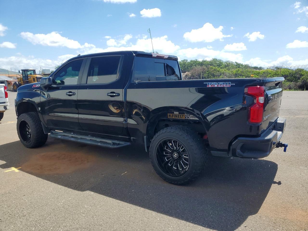 2019 Chevrolet Silverado K1500 Lt Trail Boss - Image 2