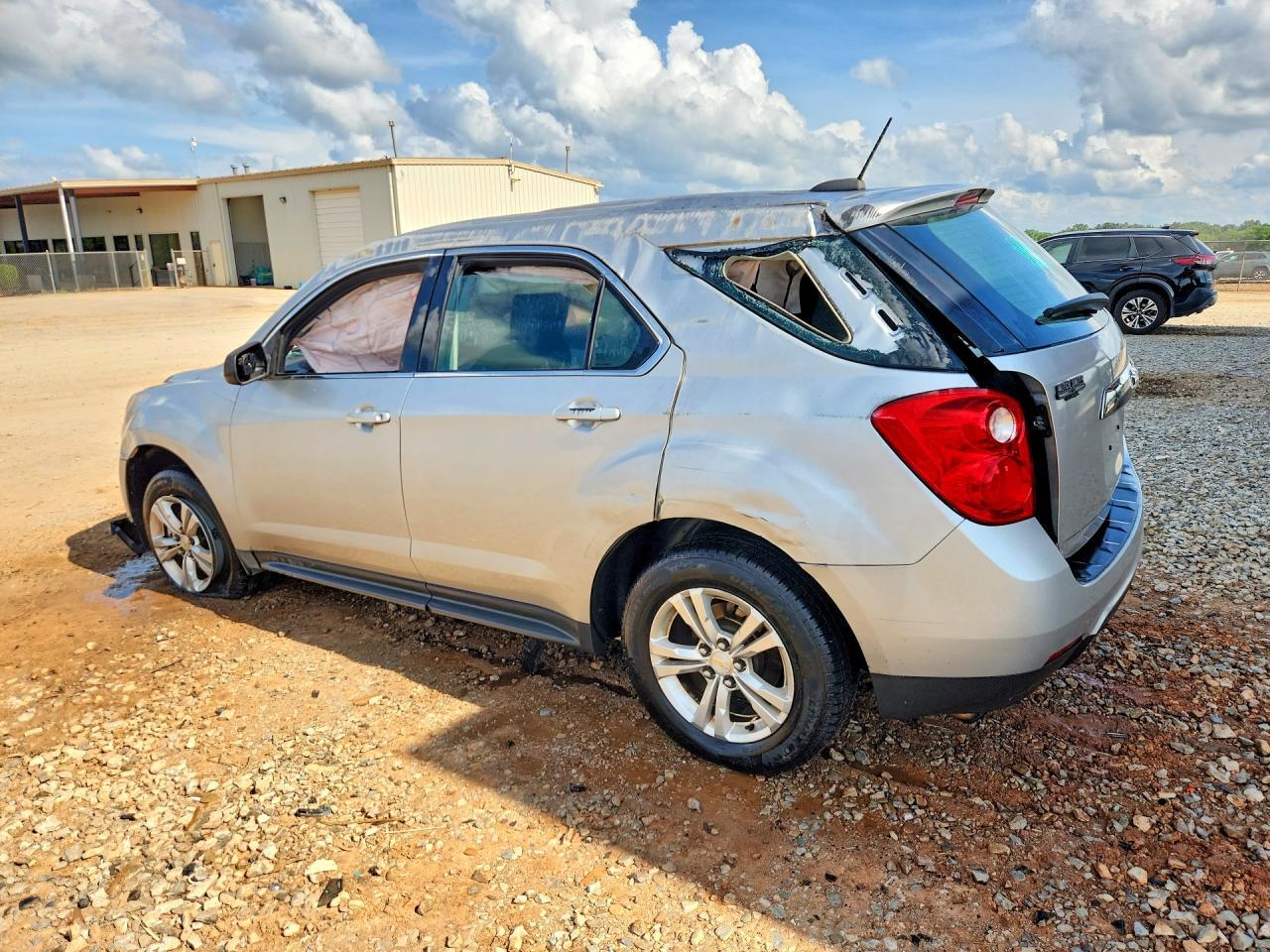 2015 Chevrolet Equinox Ls - Image 2