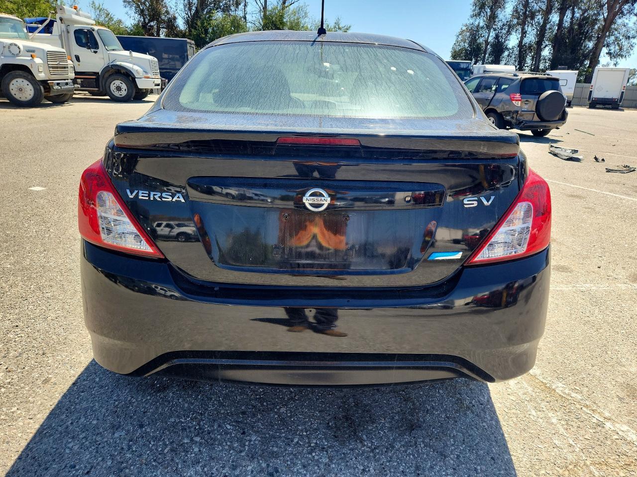 2015 Nissan Versa - Фото 6
