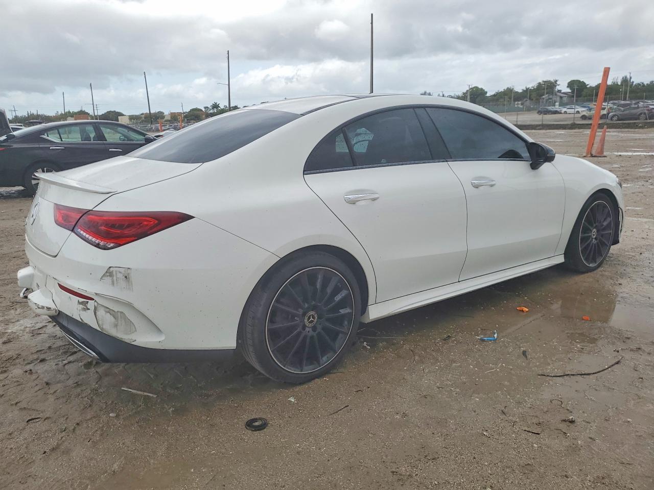 2021 Mercedes-Benz Cla 250 - Фото 3