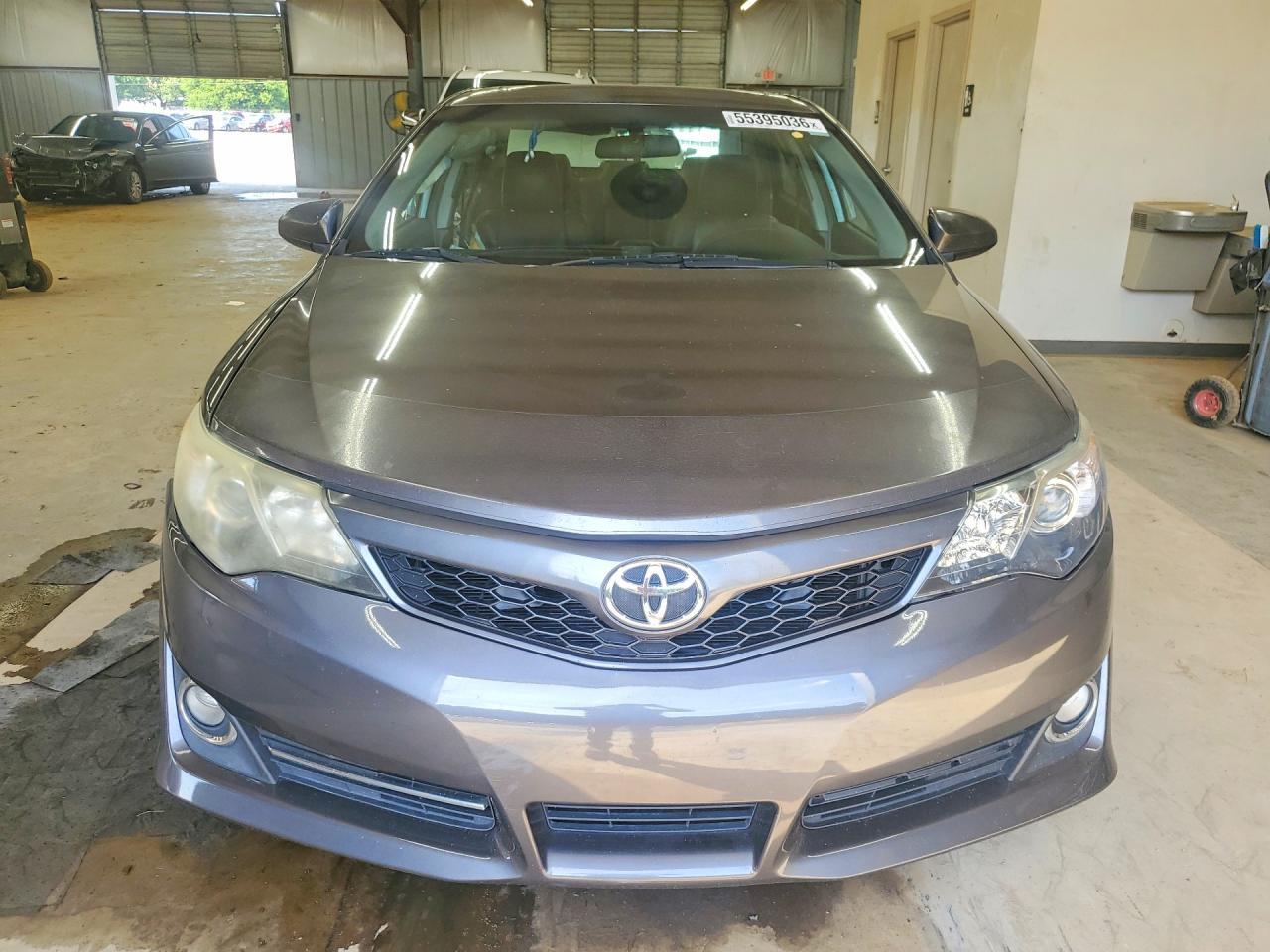 2014 Toyota Camry Se - Image 5