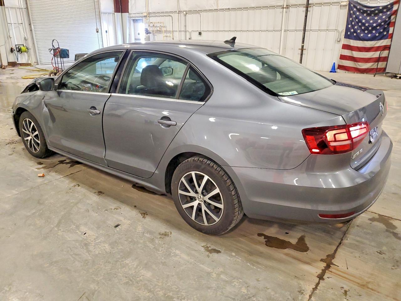 2017 Volkswagen Jetta Se - Фото 2