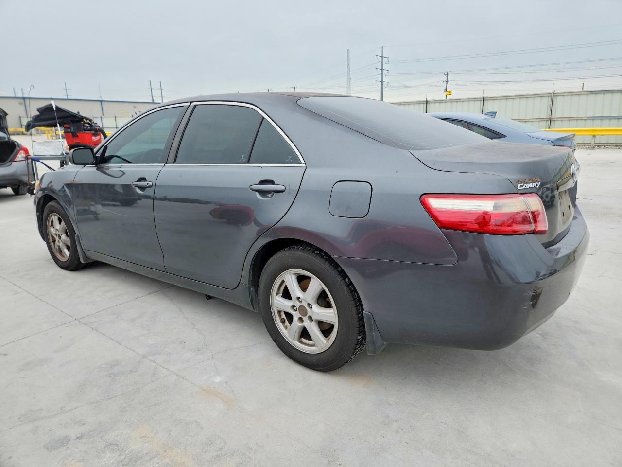 2007 Toyota Camry Le - Фото 2